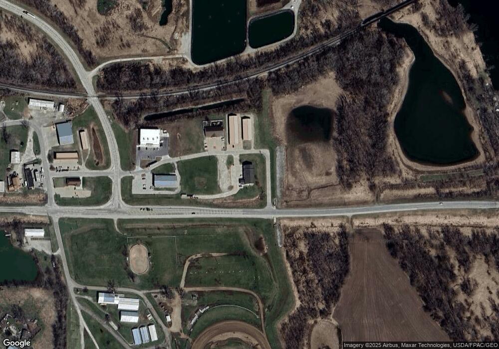 265 Colonels Dr, Columbus Junction, IA 52738 - photo 1