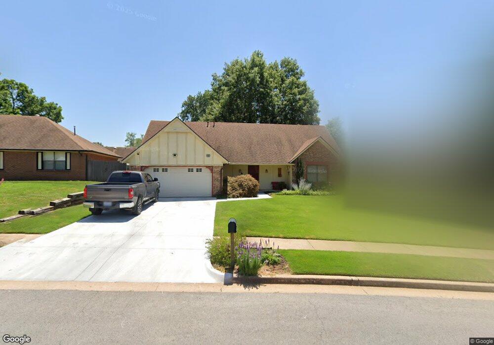 905 W Fredericksburg St, Broken Arrow, OK 74011 - photo 1