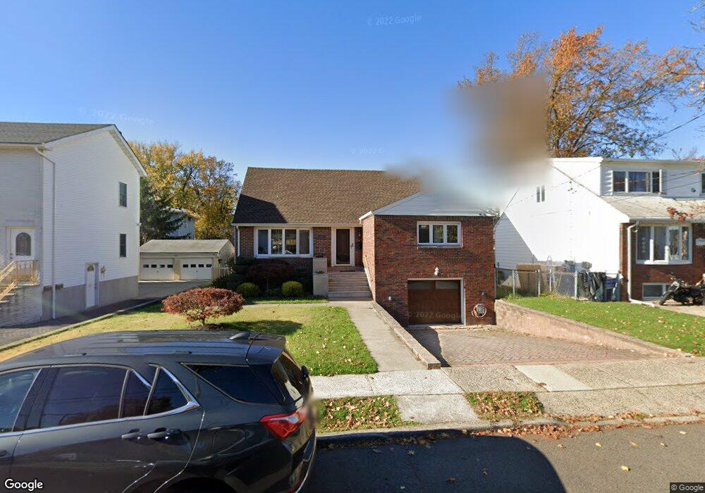 527 Walnut St, Ridgefield, NJ 07657 - photo 1