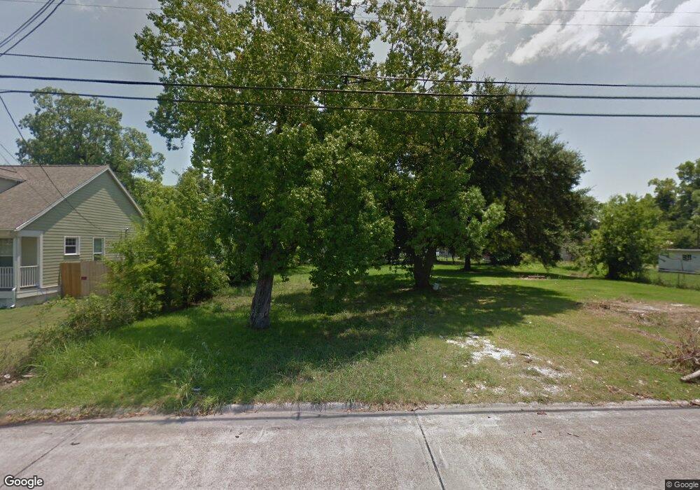 908 Simmons St, Lake Charles, LA 70601 - photo 1