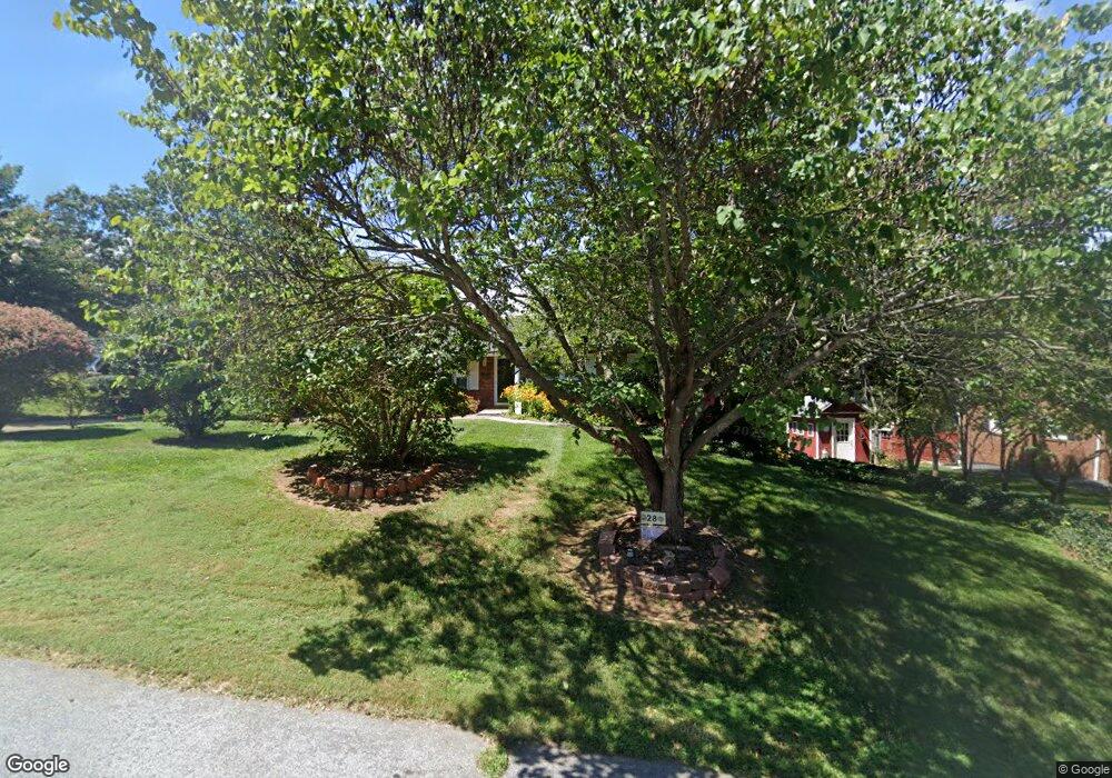 28 Fieldcrest Cir, Asheville, NC 28806 - photo 1