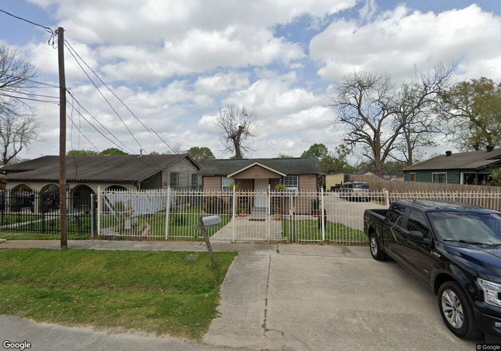 4039 Jewel St, Houston, TX 77026 - photo 1