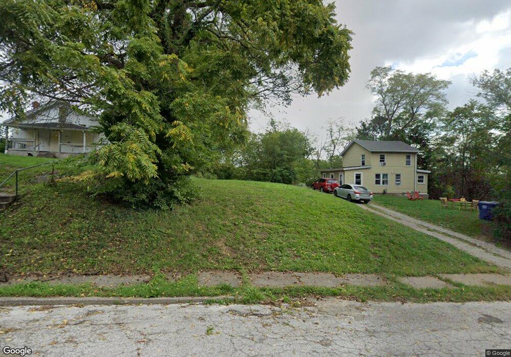 1011 Scott St, Davenport, IA 52803 - photo 1