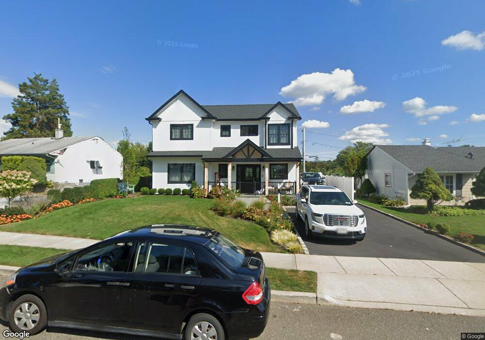 7 Sands Rd, Glen Cove, NY 11542 - photo 1