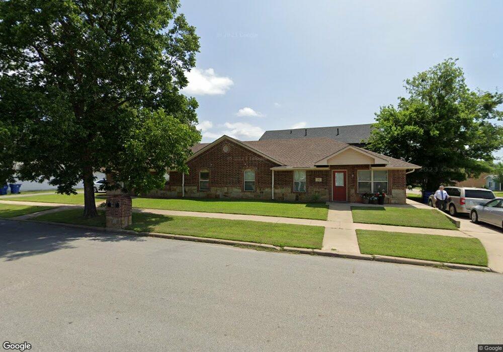 220 S Barrett Ave, Denison, TX 75020 - photo 1