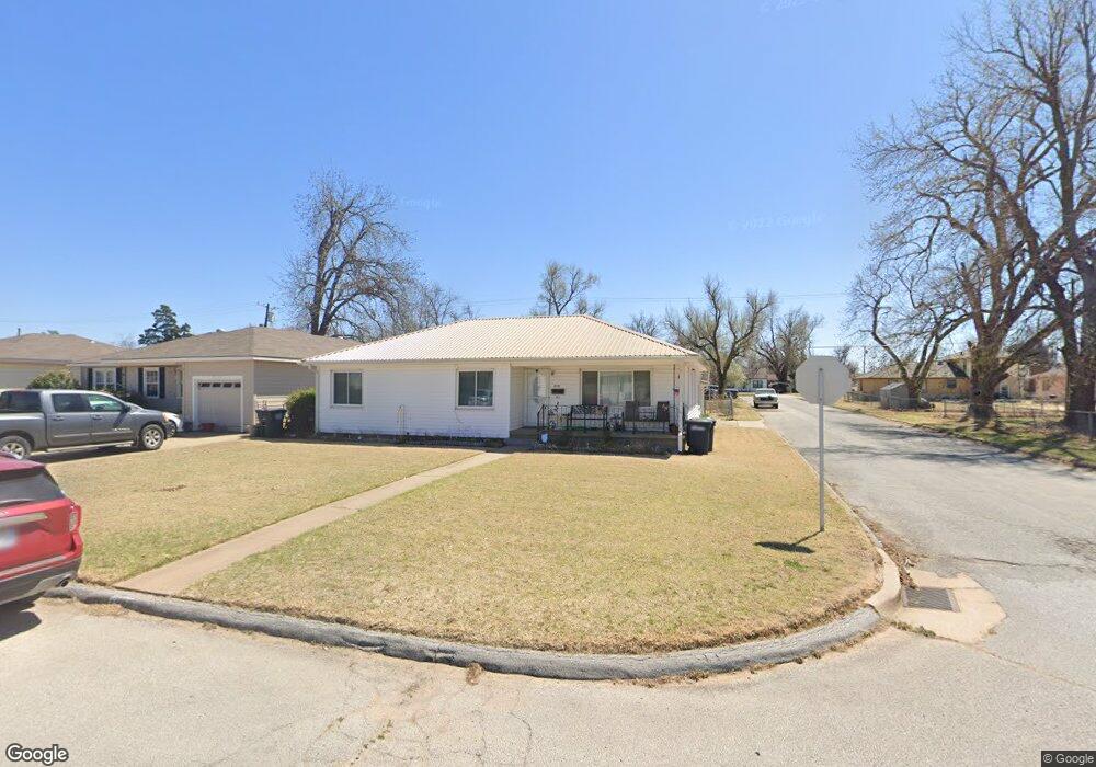 2121 W Maple Ave, Enid, OK 73703 - photo 1