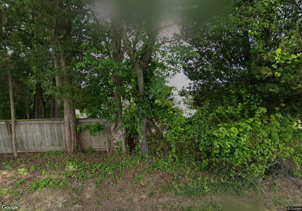 672 Ad Hoc Rd, Great Falls, VA 22066 - photo 1