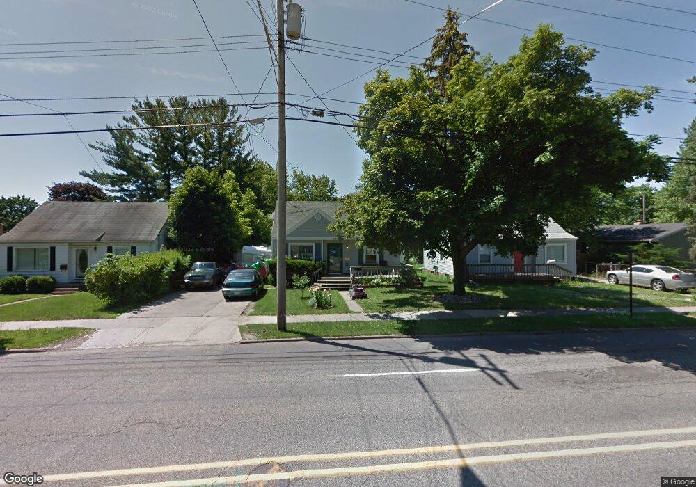 537 W Holmes Rd, Lansing, MI 48910 - photo 1