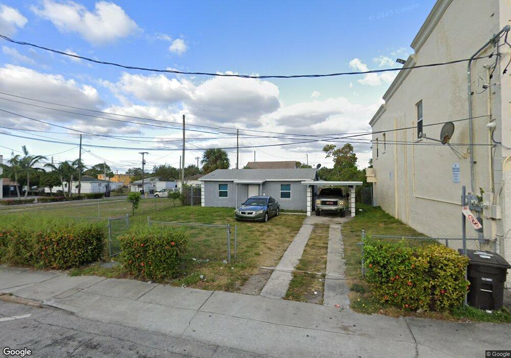 2117 N Tamarind Ave, West Palm Beach, FL 33407 - photo 1