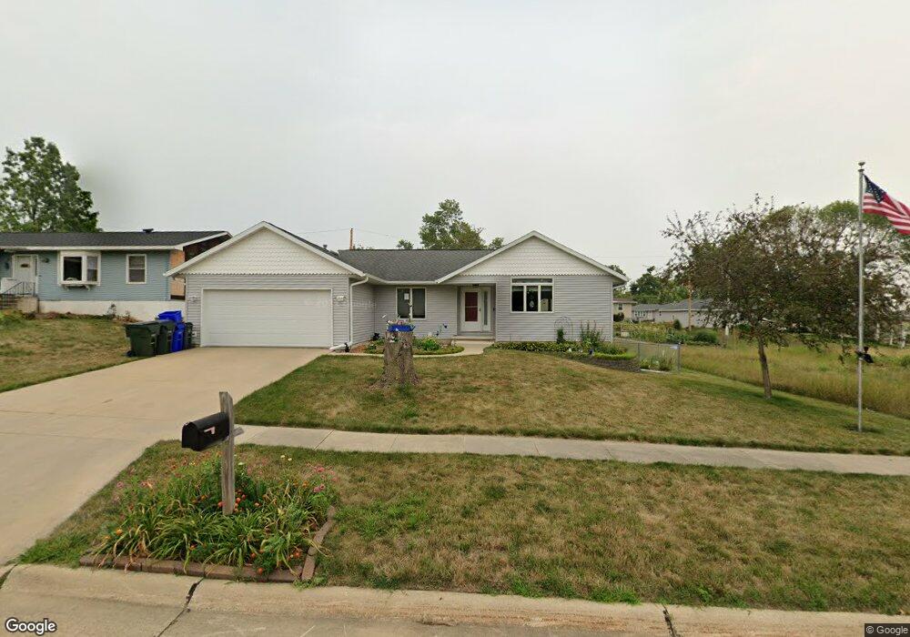 2405 25th St SW, Cedar Rapids, IA 52404 - photo 1