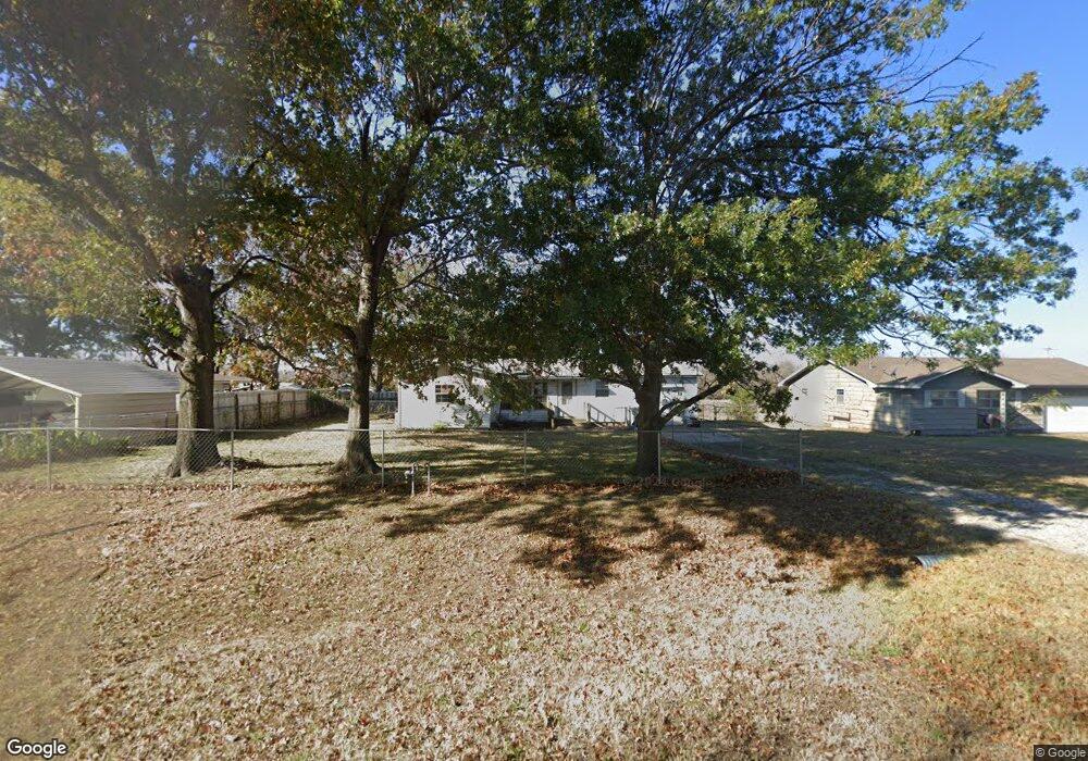 1209 N 8th St, Henryetta, OK 74437 - photo 1