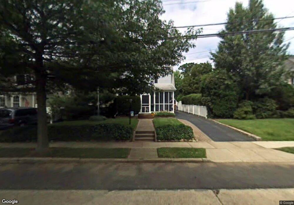 27 Taft Ave, Lynbrook, NY 11563 - photo 1