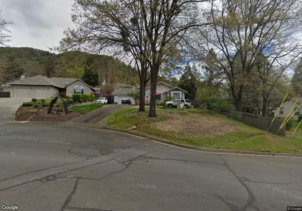 951 NE 12th St, Grants Pass, OR 97526 - photo 1