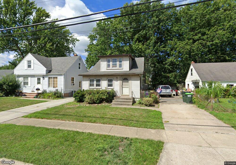 1602 Mapledale Rd, Wickliffe, OH 44092 - photo 1