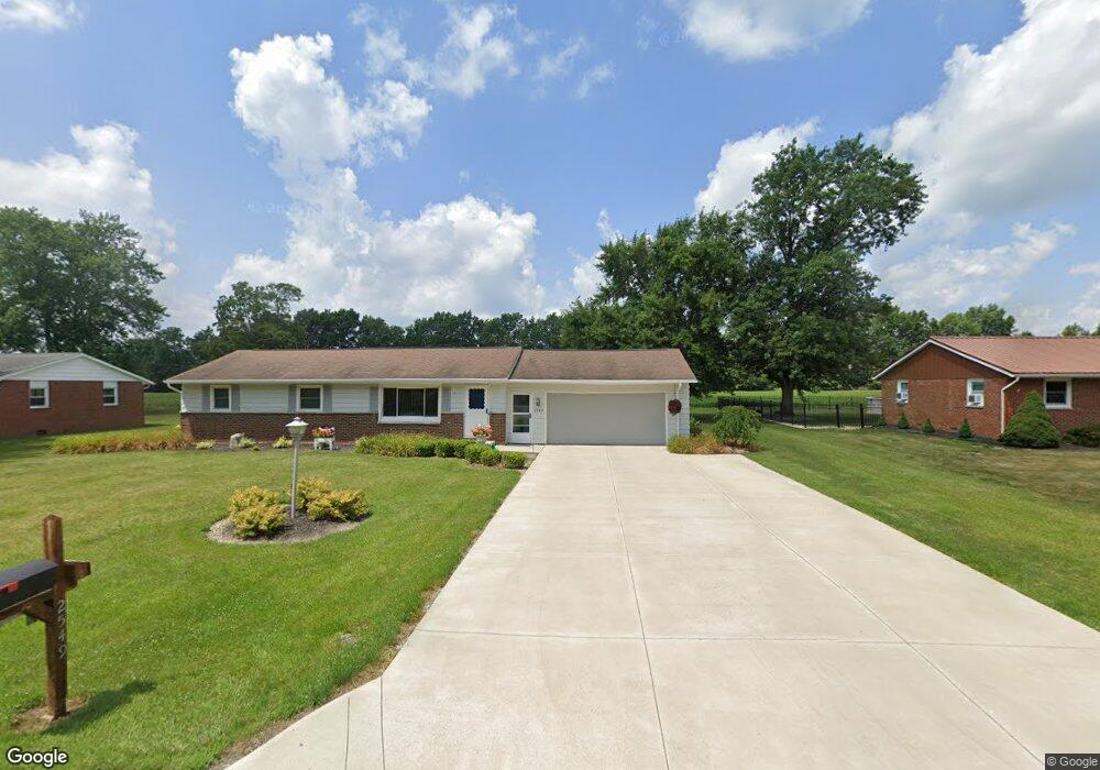 2549 Susan Ann Dr, Lima, OH 45807 - photo 1