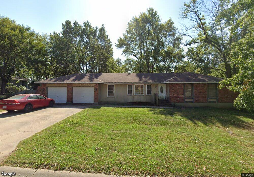 409 Linden Place, Raymore, MO 64083 - photo 1