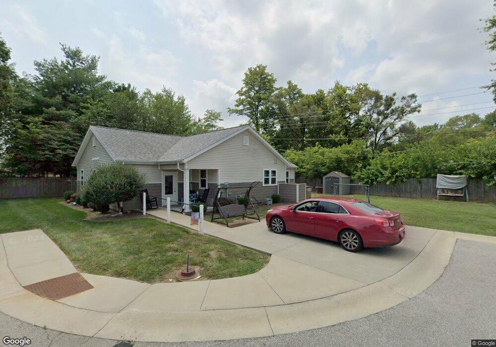 210 Mckinley Ct, Columbus, IN 47201 - photo 1