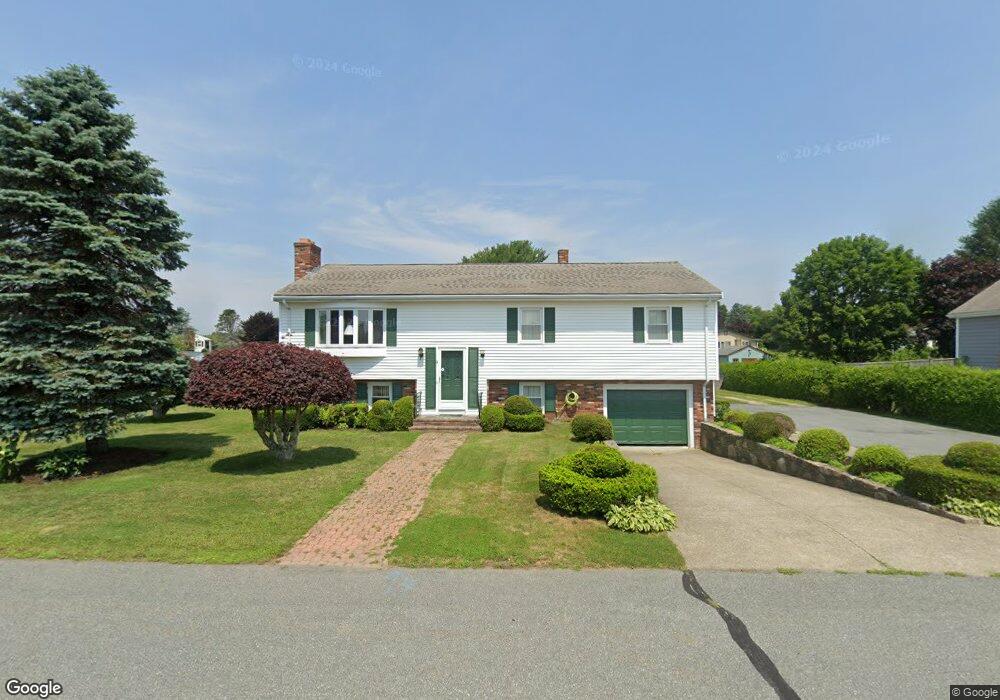 9 Rowley Ln, South Dartmouth, MA 02748 - photo 1