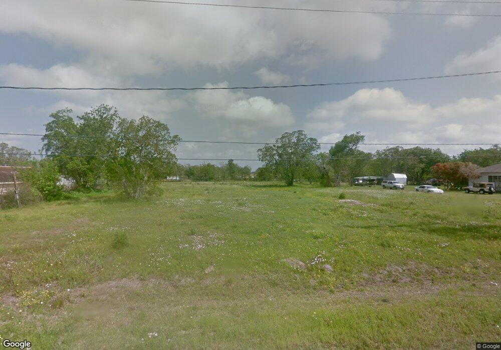 5601 Cottonwood St, Pearland, TX 77584 - photo 1