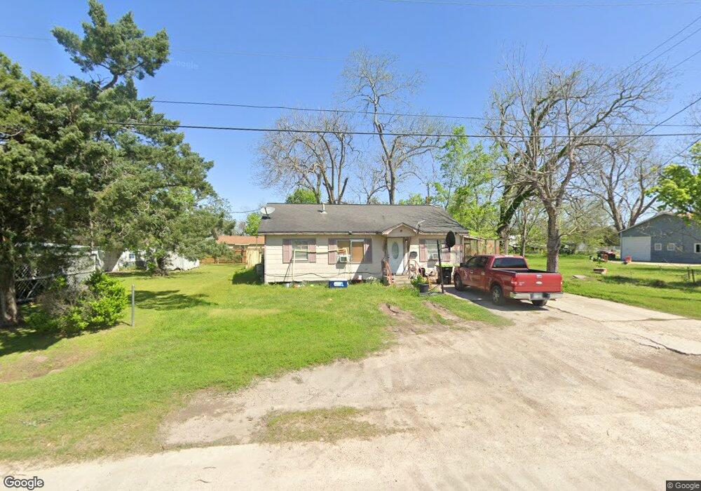 1807 10th St, Bay City, TX 77414 - photo 1