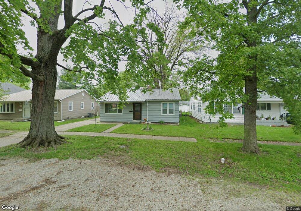 909 N 20th St, Mattoon, IL 61938 - photo 1