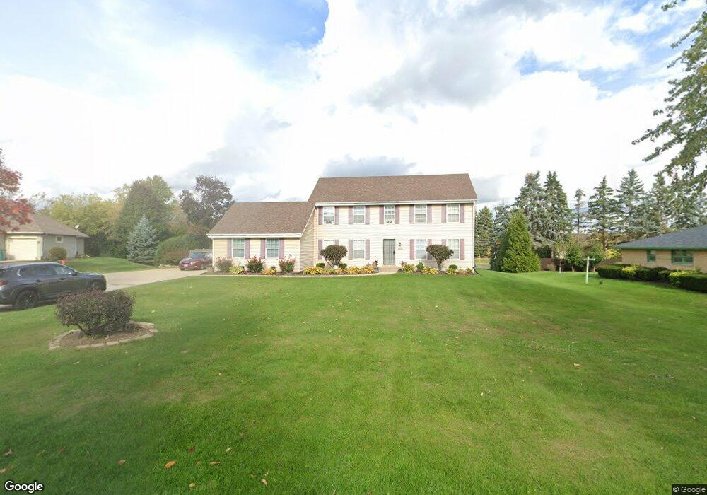 N71W15100 Plainview Dr, Menomonee Falls, WI 53051 - photo 1