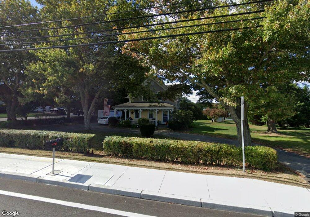 471 Metacom Ave, Bristol, RI 02809 - photo 1