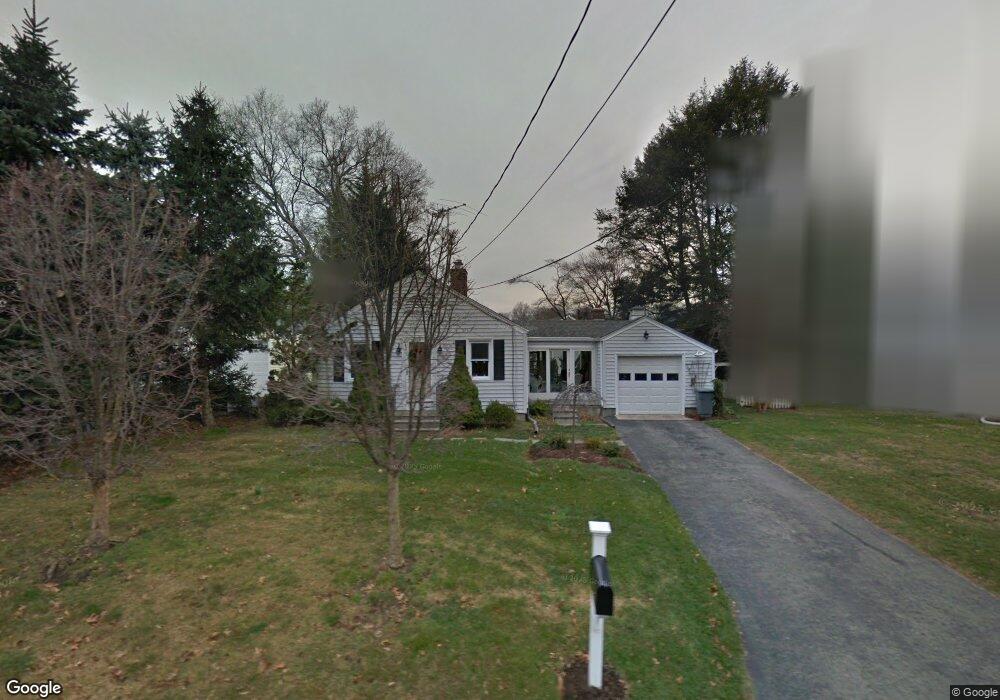 8 Hoover Rd, Riverside, CT 06878 - photo 1