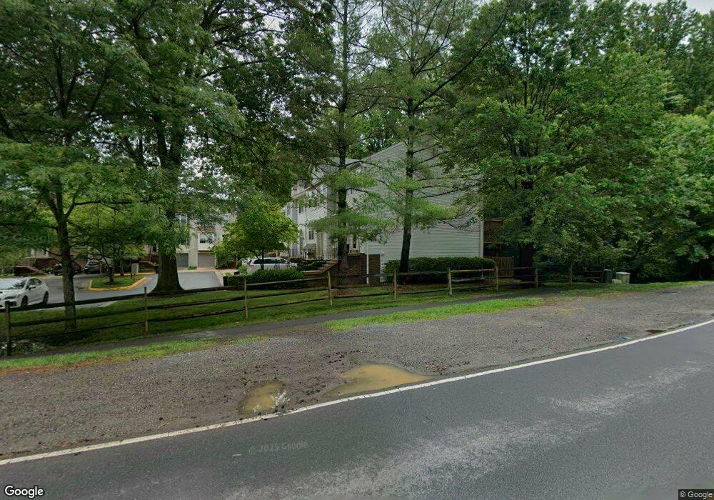 5829 Pin Oak Commons Ct unit 4, Burke, VA 22015 - photo 1