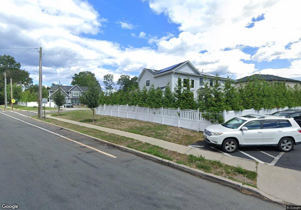 4 Churchill Ct, Paramus, NJ 07652 - photo 1