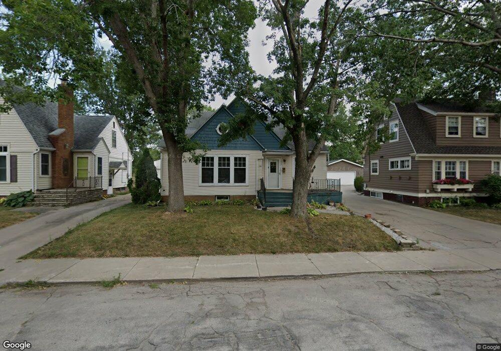 396 26th St SE, Cedar Rapids, IA 52403 - photo 1