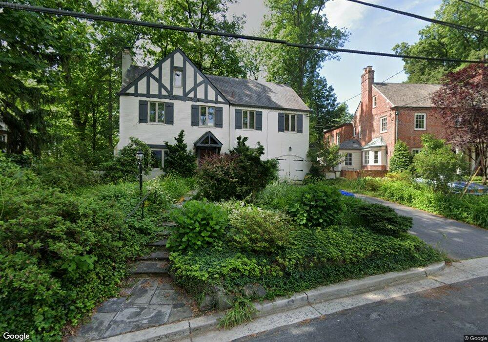 3212 Pickwick Ln, Chevy Chase, MD 20815 - photo 1