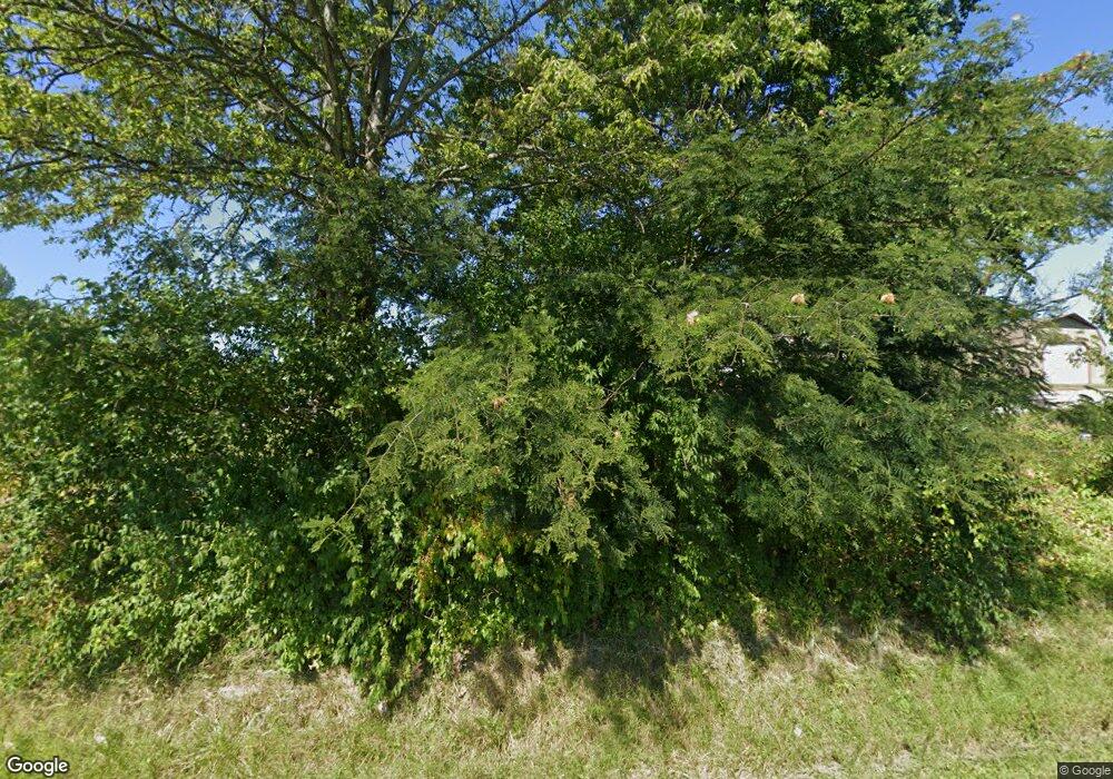 201 Saint Marys Dr, Harrisburg, IL 62946 - photo 1