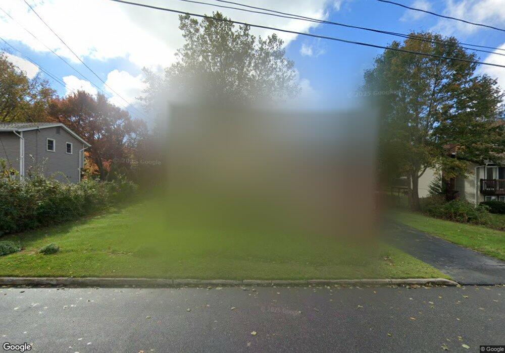 11 Mohegan Rd, Groton, CT 06340 - photo 1