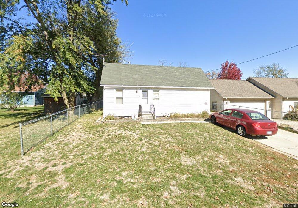 1210 S 6th Ave E, Newton, IA 50208 - photo 1