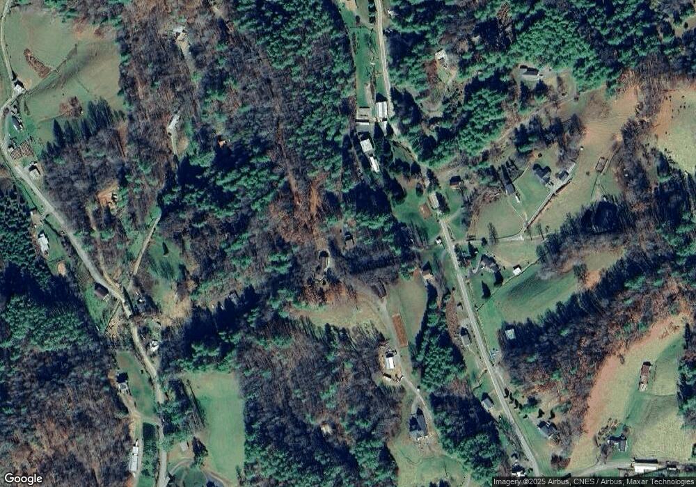 95 Beaver Ln, Burnsville, NC 28714 - photo 1