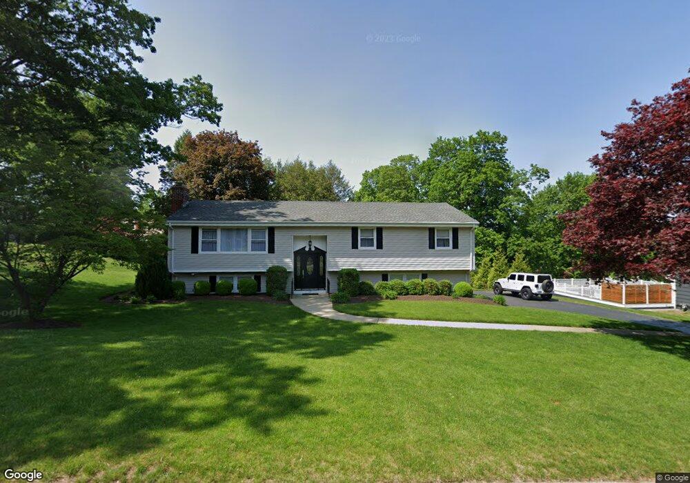 29 Wauneta Rd, Trumbull, CT 06611 - photo 1