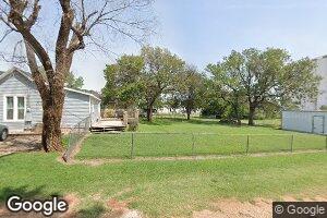 121 S 5th St, Conway Springs, KS 67031