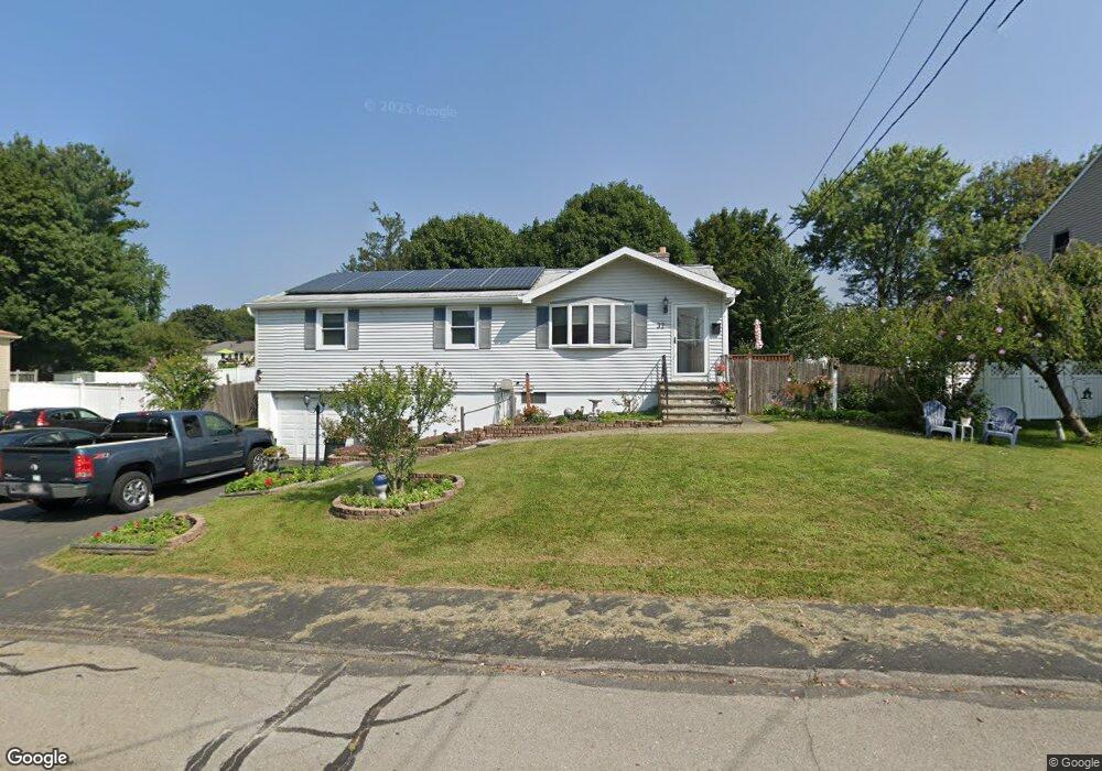 32 Puddingstone Ln, Bellingham, MA 02019 - photo 1