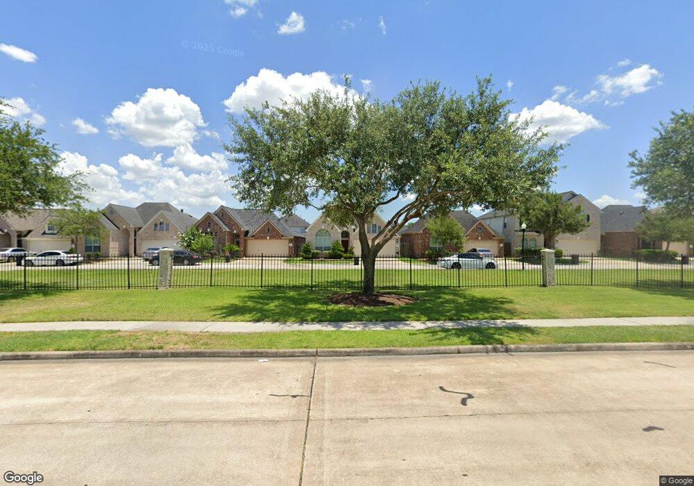 10515 Quiet Villas Ln, Houston, TX 77075 - photo 1