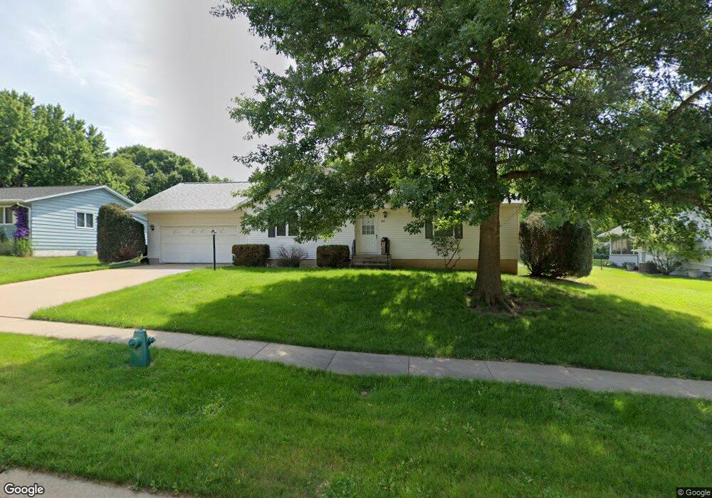2531 30th St SW, Cedar Rapids, IA 52404 - photo 1