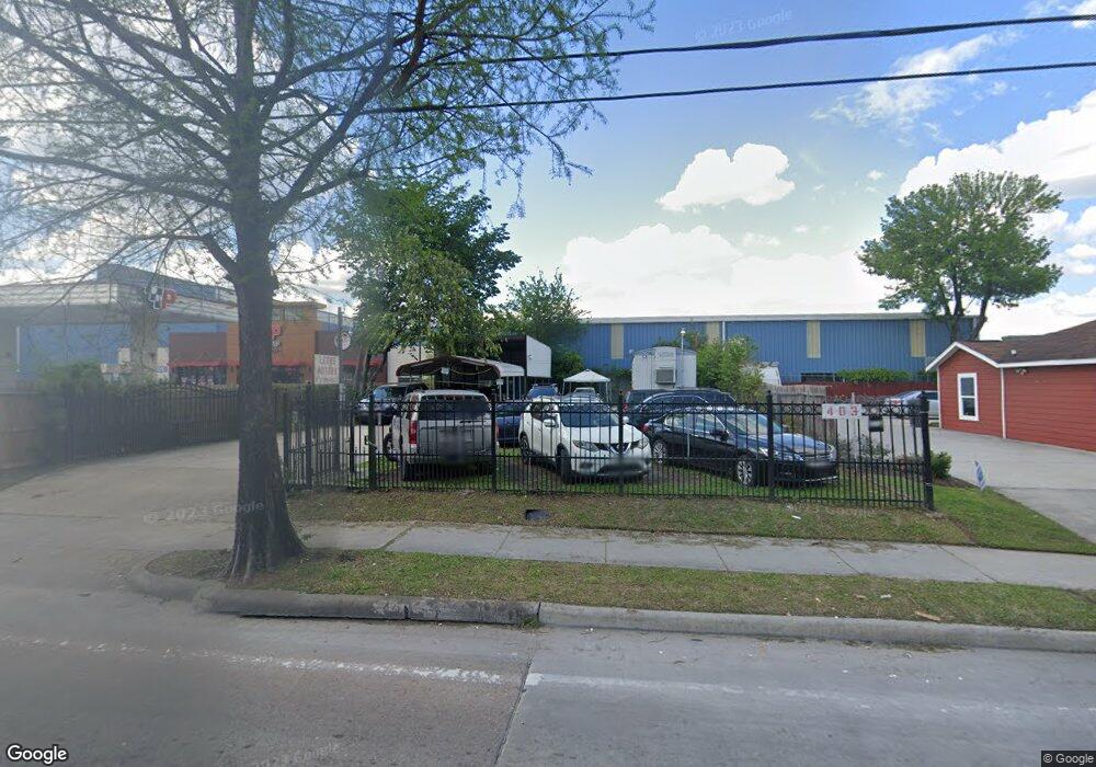 403 Crosstimbers St, Houston, TX 77022 - photo 1