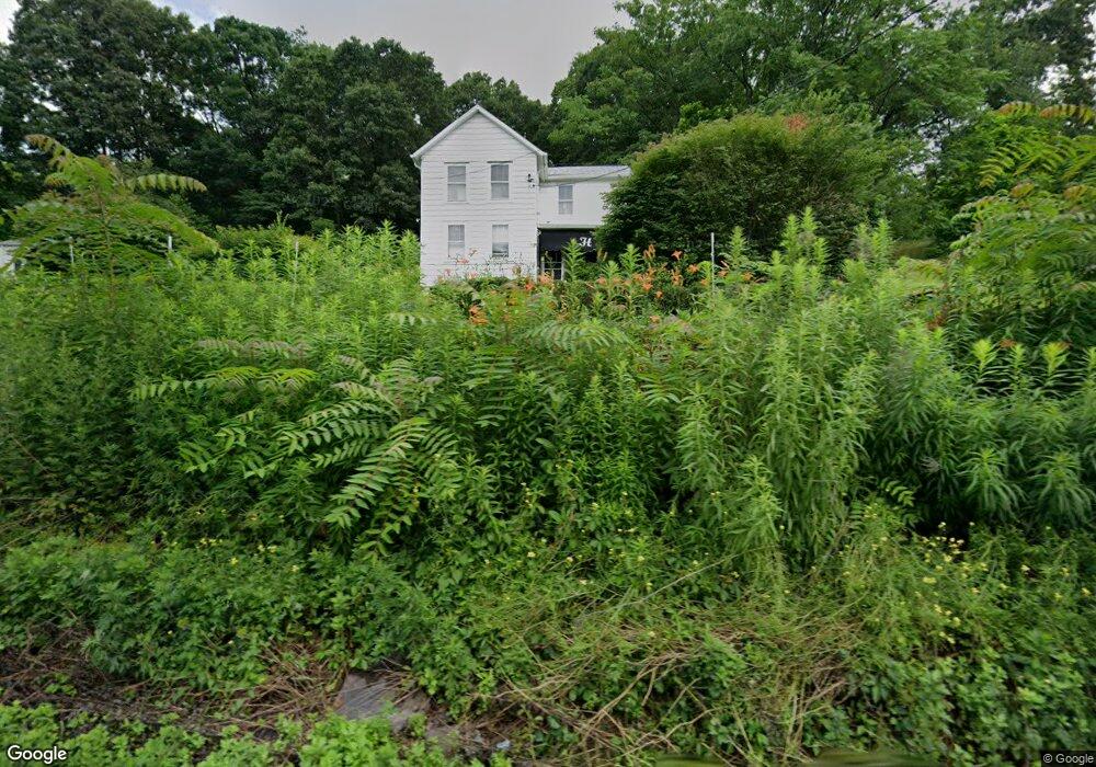 742 Laurel St, Pittston, PA 18640 - photo 1