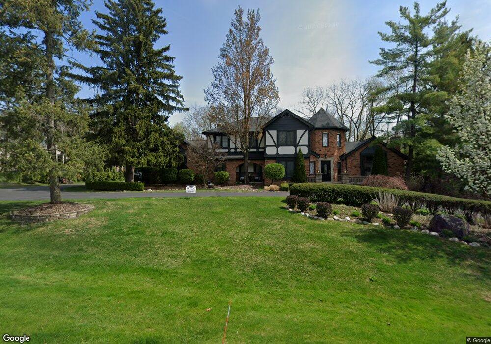 3785 Lakecrest Dr, Bloomfield Hills, MI 48304 - photo 1