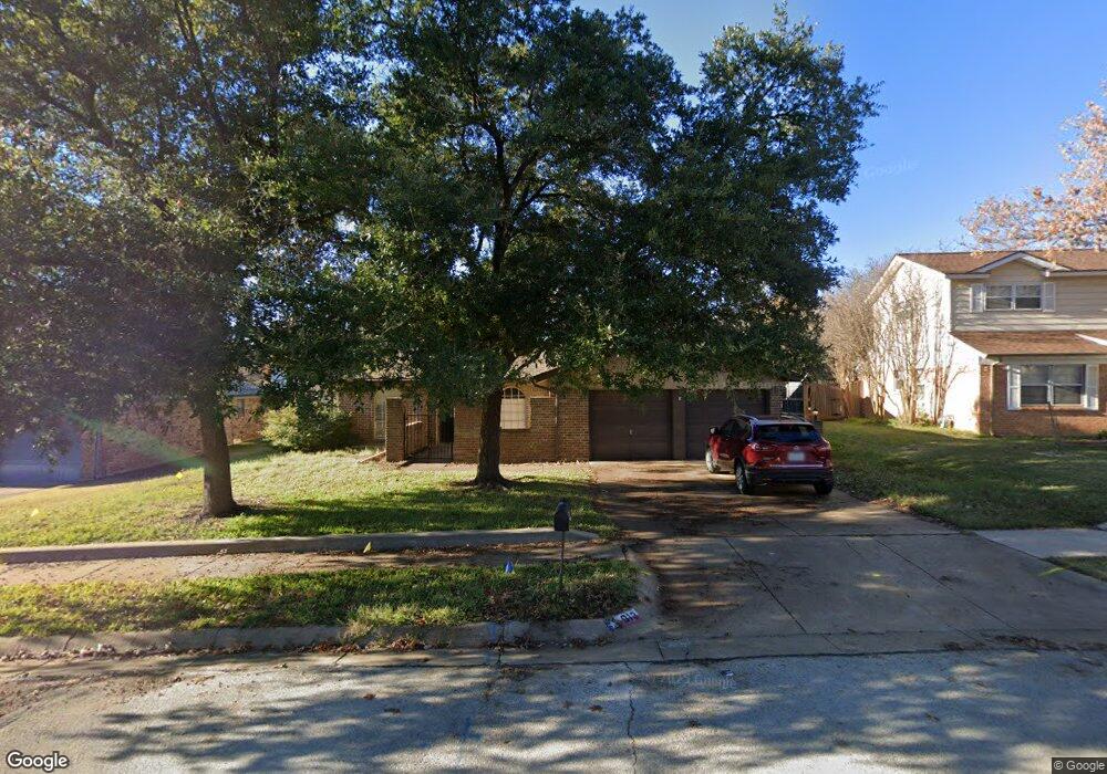 913 Gettysburg Place, Bedford, TX 76022 - photo 1