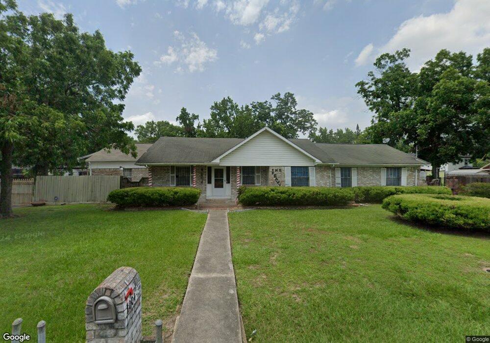 1004 Reverend b j Lewis Dr, Houston, TX 77088 - photo 1