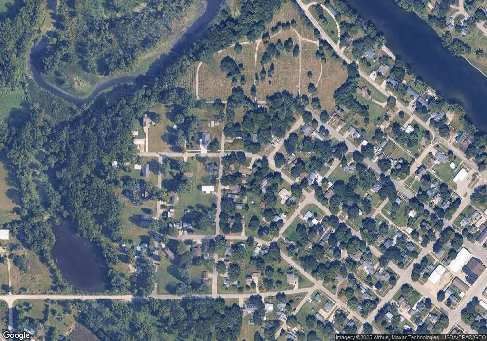 436 W Prospect St, Shell Rock, IA 50670 - photo 1