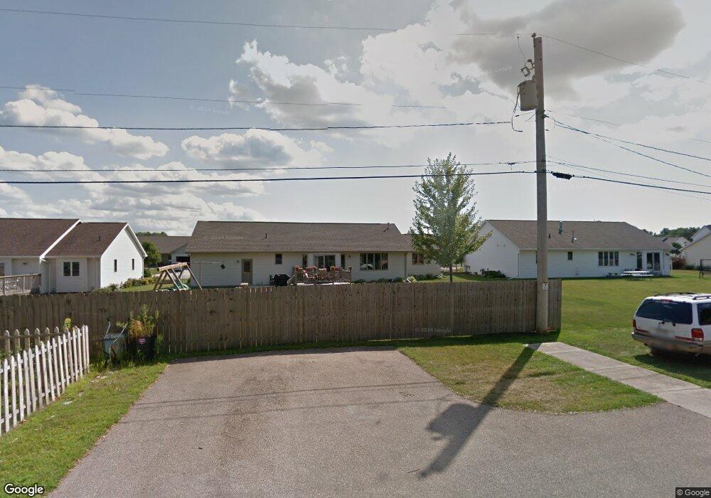 106 Hidden Ridges Cir, Combined Locks, WI 54113 - photo 1