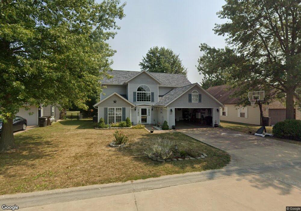 1219 Dolan Ln, Jerseyville, IL 62052 - photo 1