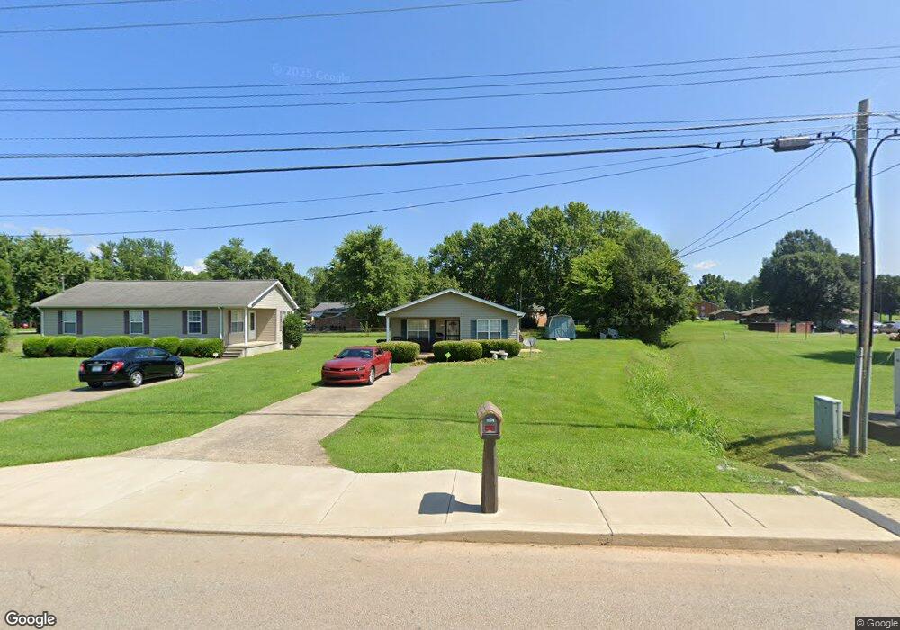 1402 Glass Ave, Hopkinsville, KY 42240 - photo 1